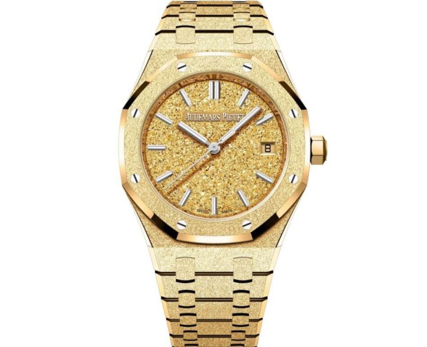 Audemars Piguet : deux Royal Oak de 34 mm en Frosted Gold avec cadrans "Crystral Sand"