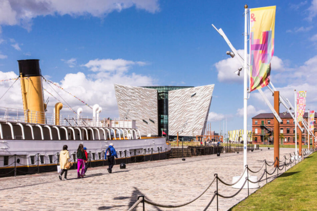 La montre de poche Tiffany offerte au capitaine qui sauva les naufragés du Titanic exposée à Belfast