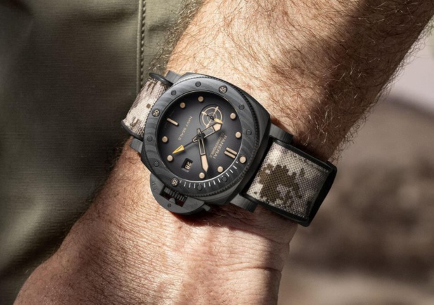 Panerai Submersible QuarantaQuattro GMT Navy Seals Carbotech : martiale, sportive et technique à la fois