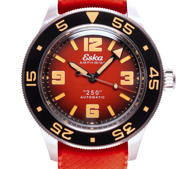 Eska Amphibian "250" Red Viper : nouvelle série limitée à 136 exemplaires avec cadran rouge fumé