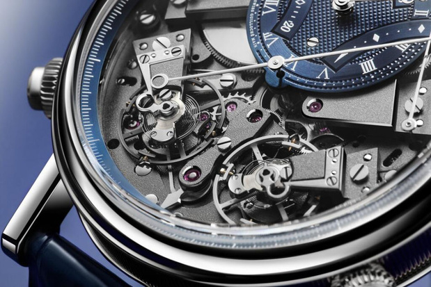 Breguet Tradition Chronographe Indépendant 7077 : visage symétrique et coeur "bleu Breguet"