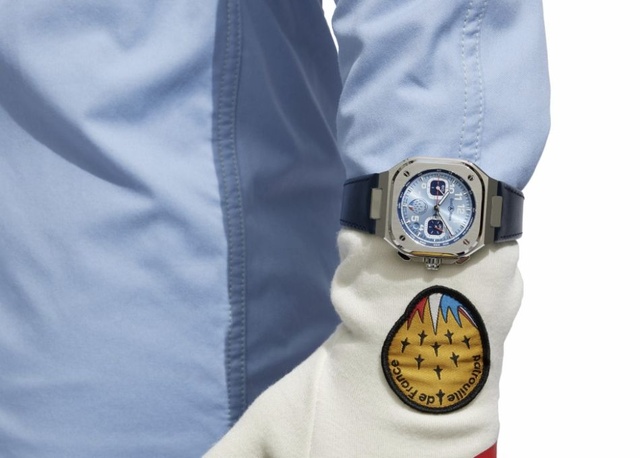 Bell & Ross BR-05 Patrouille de France : un cadran bleu comme les combinaisons des pilotes