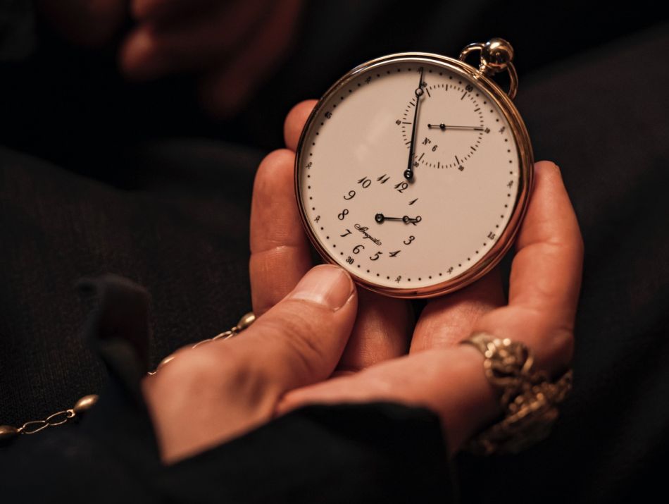 Le comte de Monte-Cristo : Pierre Niney porte une montre à gousset de chez Breguet