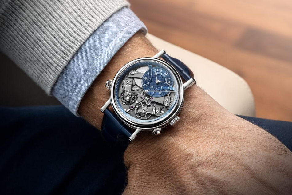 Breguet Tradition Chronographe Indépendant 7077 : visage symétrique et coeur "bleu Breguet"