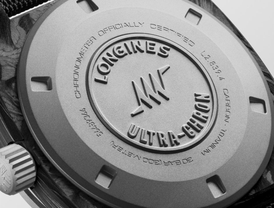 Longines Ultra-Chron : une montre d'avant-garde en carbone forgé