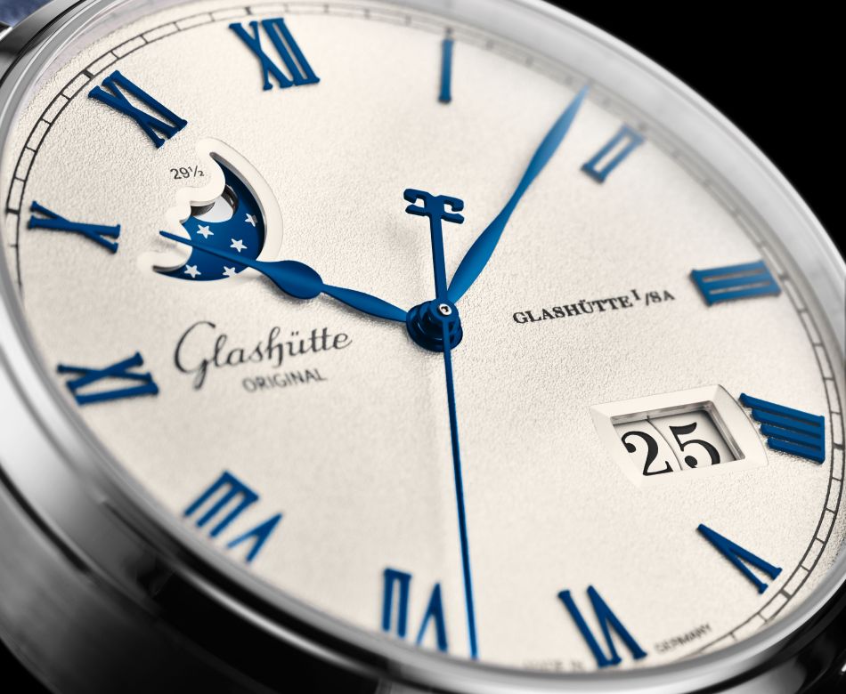 Glashütte Original : la famille Senator Excellence Date Panorama Phase de Lune s'enrichit de deux nouvelles références