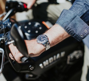 Baume et Mercier célèbre sa Clifton Club au Wheels &amp; Waves de Cayucos