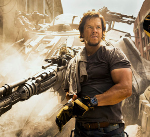 Transformers The last knight : Mark Wahlberg porte une Breitling Cockpit B50