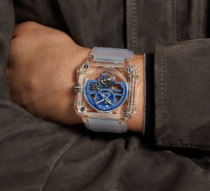 La BR-X1 Skeleton Tourbillon Sapphire bleue disponible en exclu sur Mr Porter