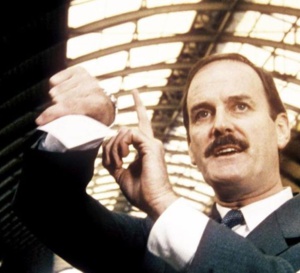 Clockwise : John Cleese porte une Seiko A718