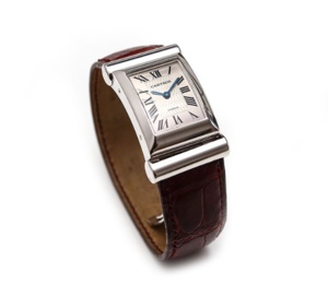 Old Time Heure : splendide Cartier Driver en or blanc 150ème anniversaire