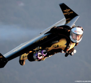 Breitling : Jetman vole avec le Breitling Jet Team