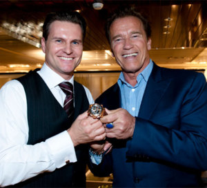 Arnold Schwarzenegger : fan de la Carl F. Bucherer Patravi TravelTec en or rose