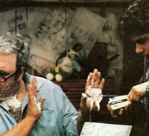 Gremlins : Hoyt Axton porte une Rolex Datejust or et acier