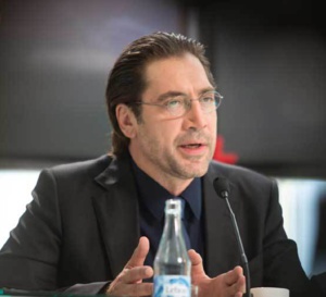 The Gunman : Javier Bardem porte une Tank de chez Cartier