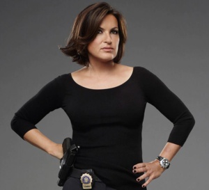 Law &amp; order SVU : Mariska Hargitay porte un chrono Breitling Chronomat en acier