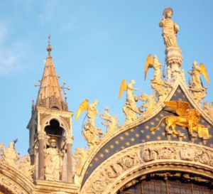 Venise : Chanel restaure le Lion de Saint Marc