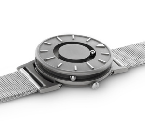 Eone Bradley : quand une montre pour non-voyants devient une montre design