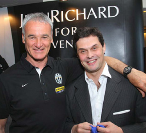 JeanRichard offre une Bressel Classic Chronograph « for Juventus » à Claudio Ranieri l’entraîneur de Turin